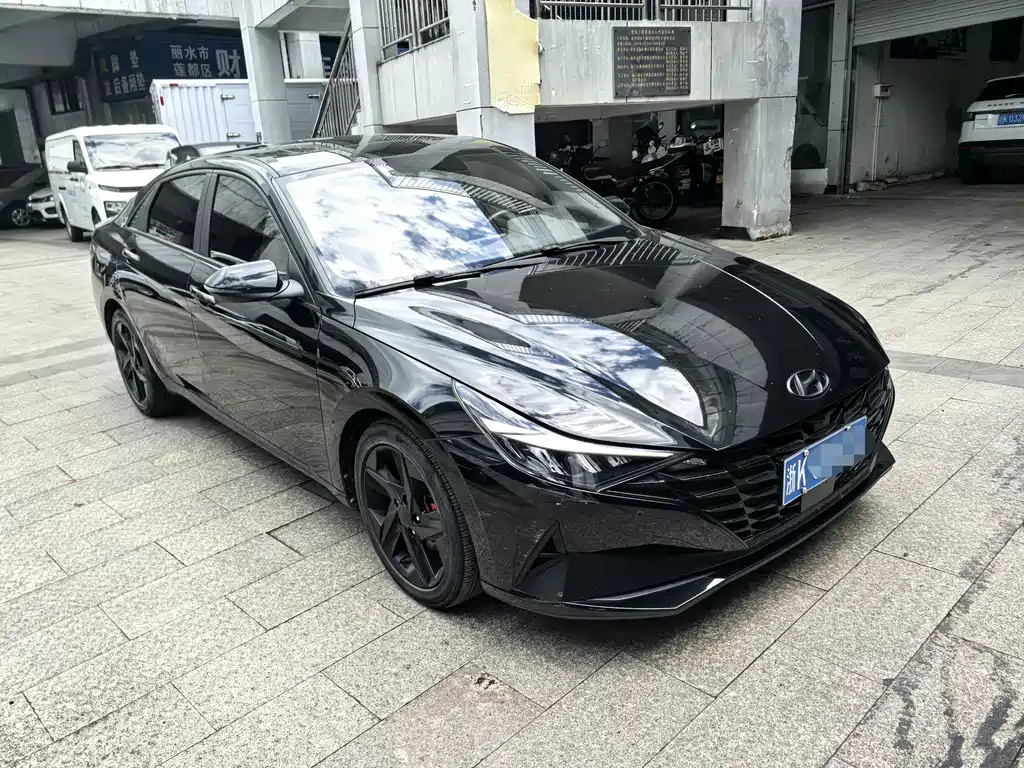 Hyundai Elantra — миниатюра 3