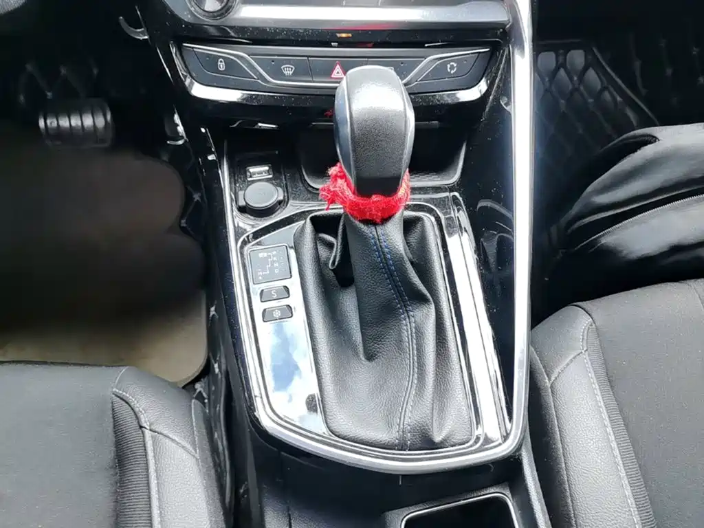 Peugeot 308 — миниатюра 14