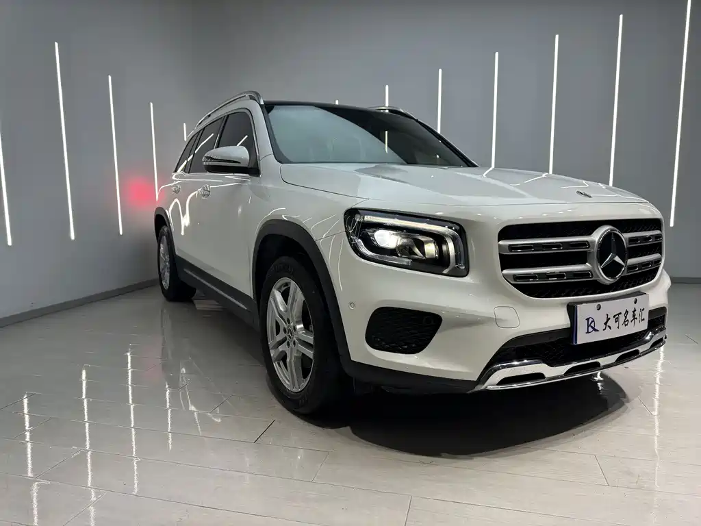 MERCEDES-BENZ GLB