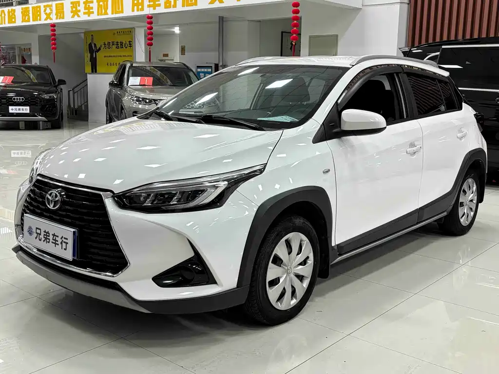 Toyota Yaris L 2022