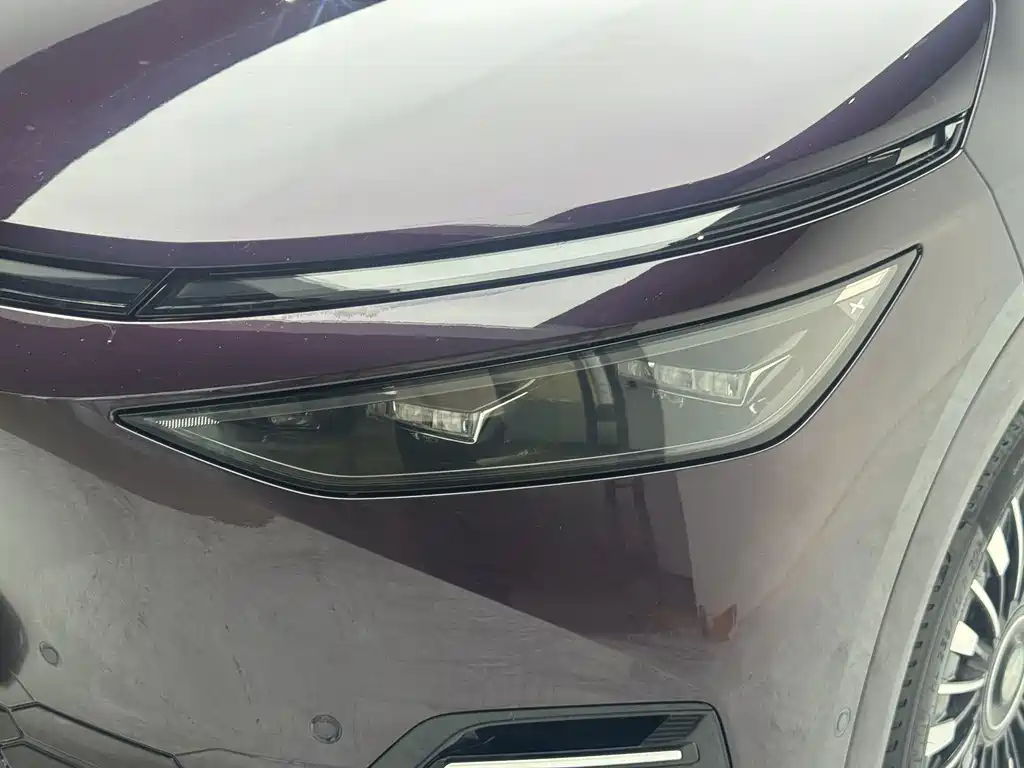 XPeng X9 — миниатюра 18