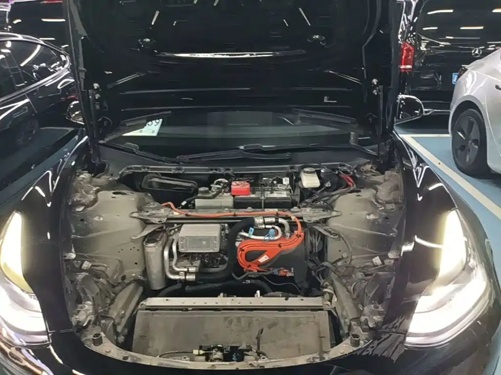 Tesla Model 3 — миниатюра 20