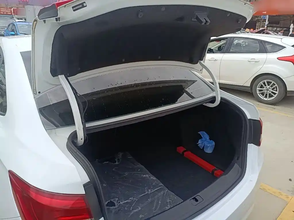 Buick Excelle — миниатюра 19