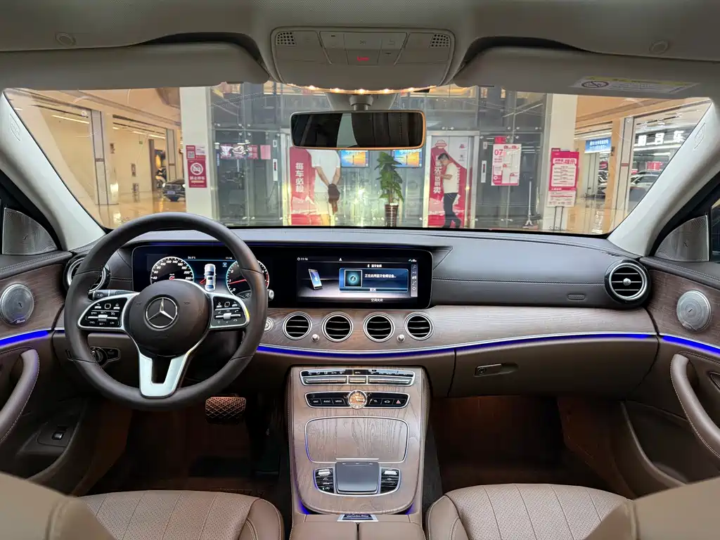 Mercedes-Benz E-Class — миниатюра 6