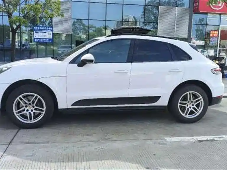 Porsche Macan — миниатюра 3