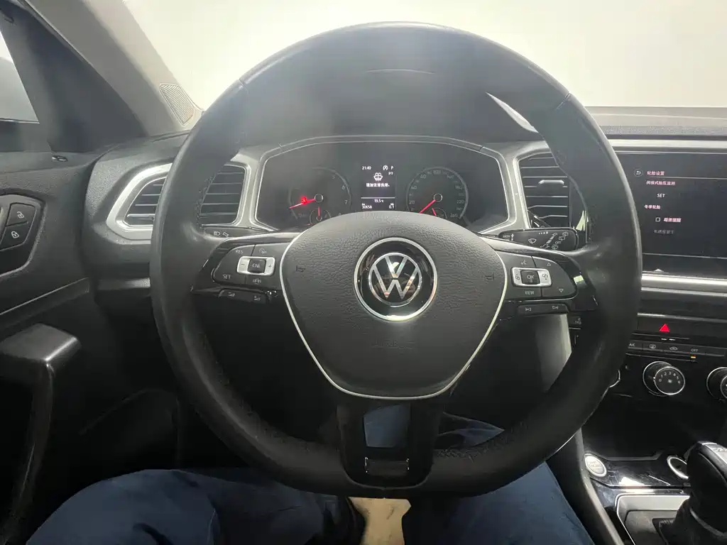 VOLKSWAGEN T ROC EXPLORING SONGS