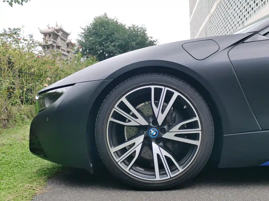 BMW i8 — миниатюра 12