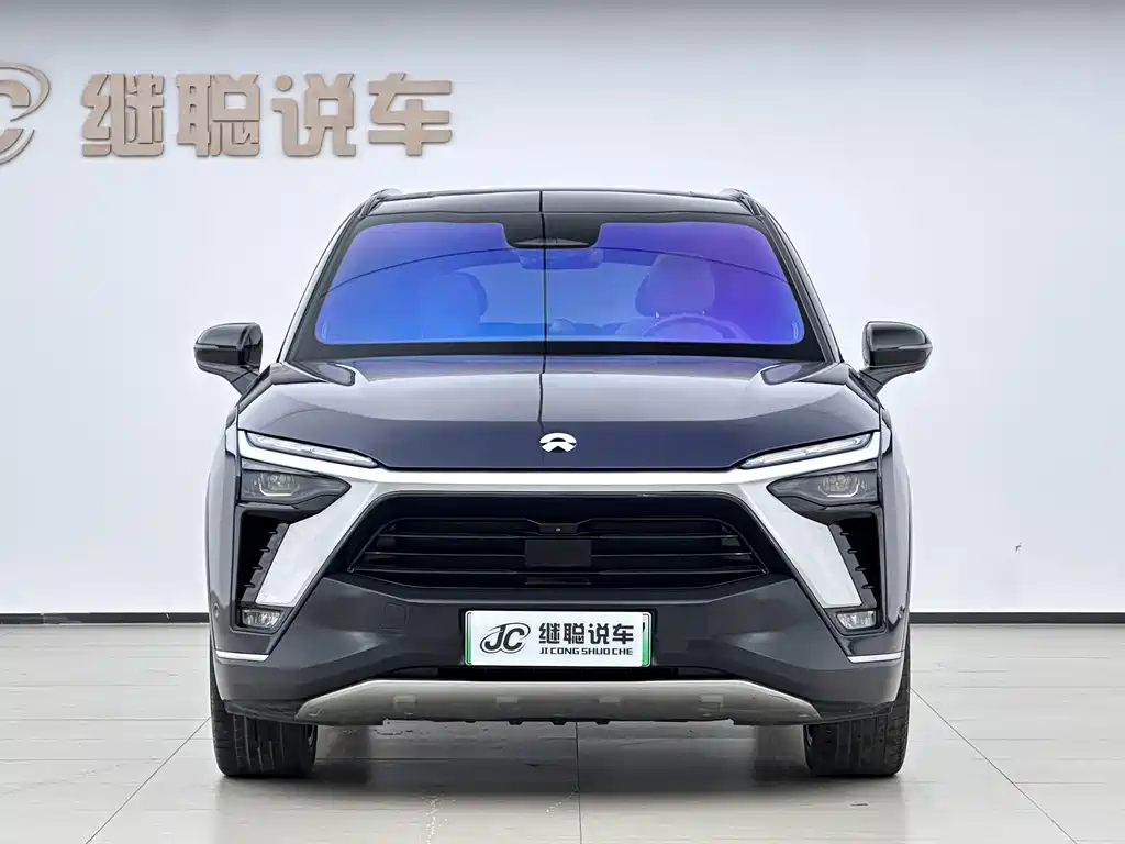 NIO ES8 2020 580KM мест