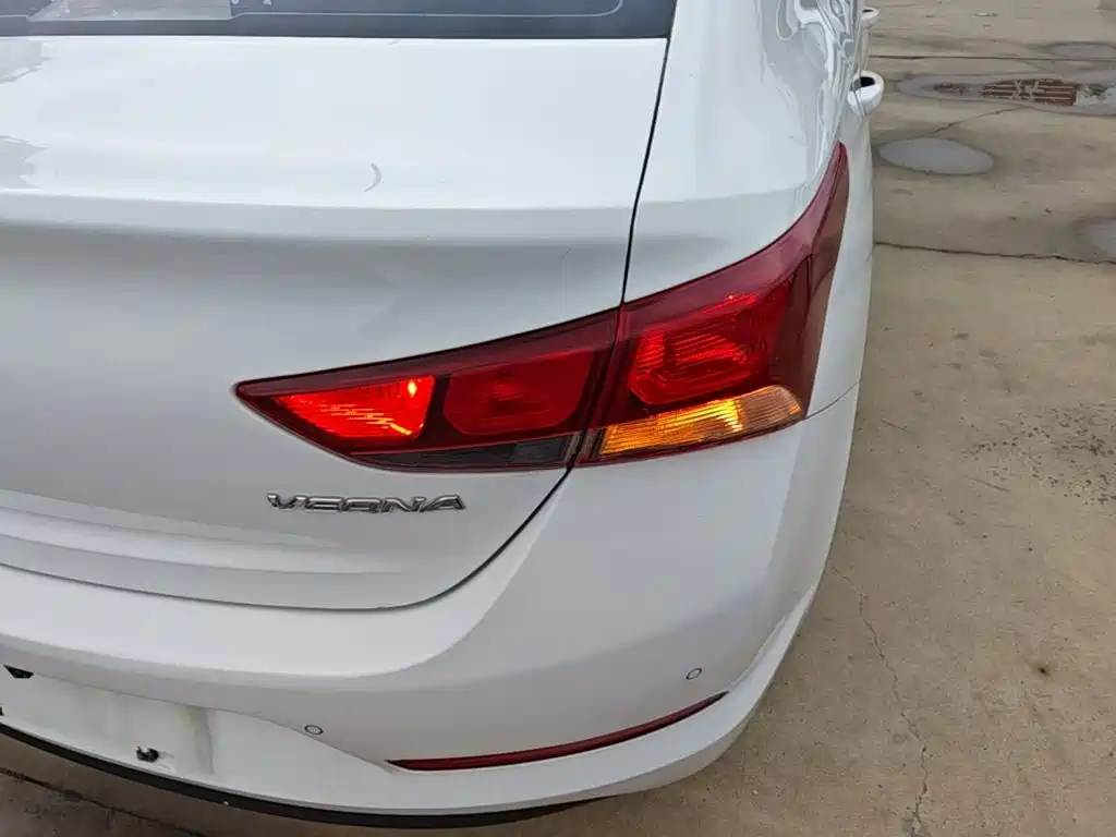 Hyundai Verna — миниатюра 8