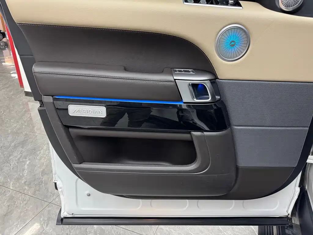 Land Rover Sport PHEV — миниатюра 12