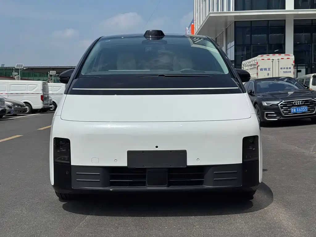 Li Auto Li MEGA — миниатюра 2