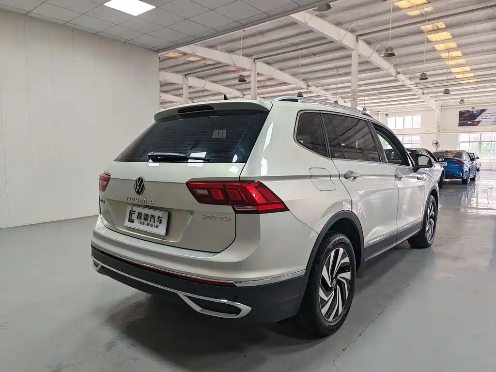 Volkswagen Tiguan L — миниатюра 4