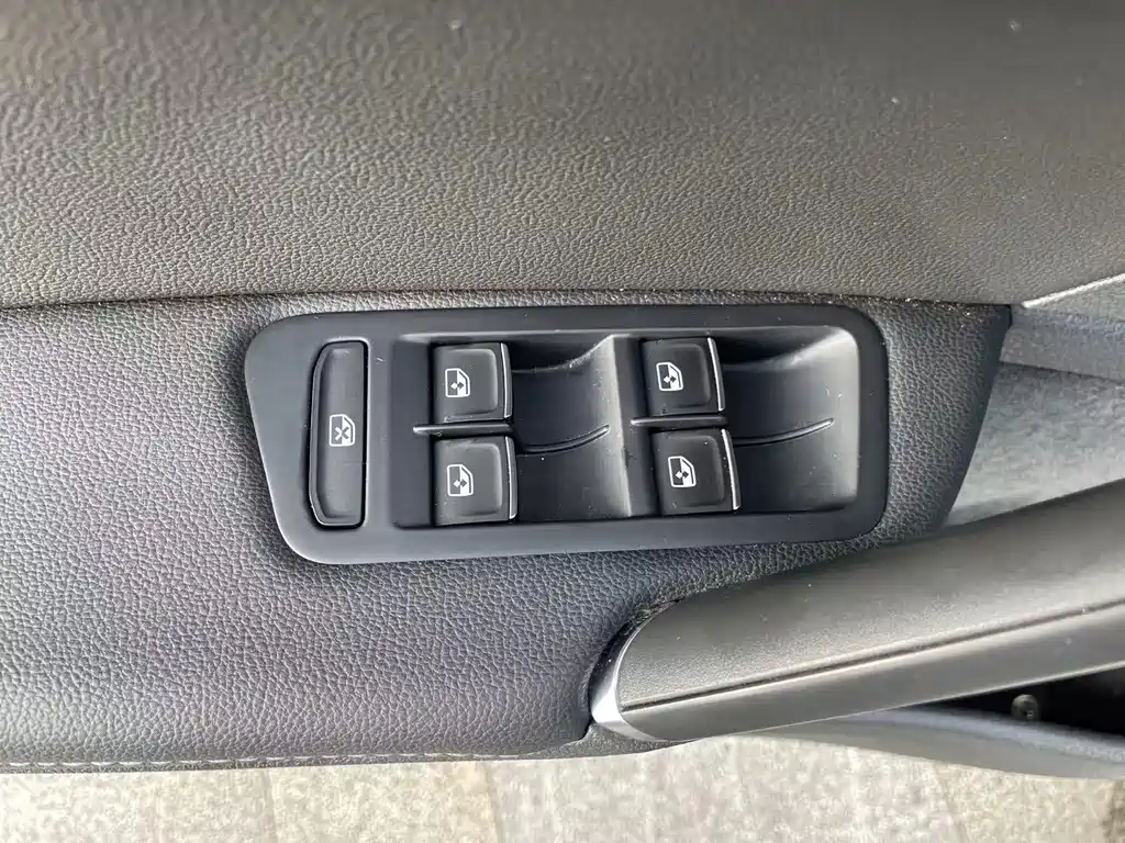 Volkswagen Golf — миниатюра 19