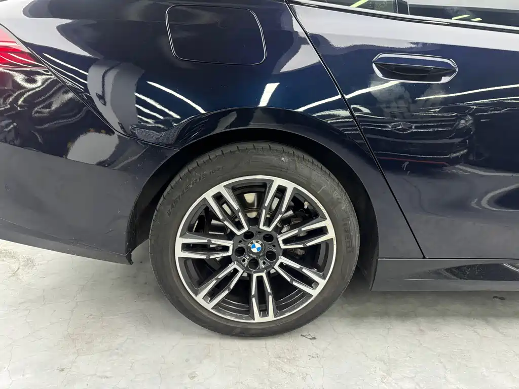BMW 5 Series (Import) — миниатюра 14