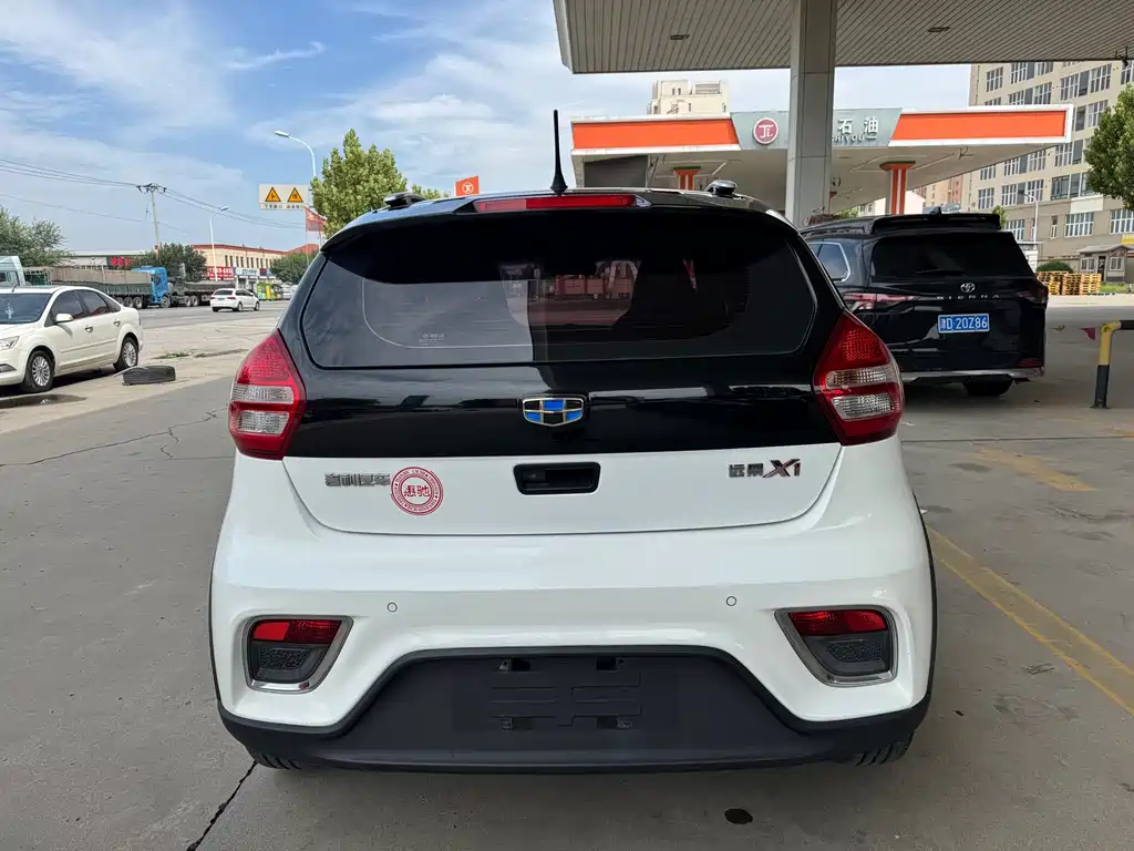 Geely Vision X1 — миниатюра 13