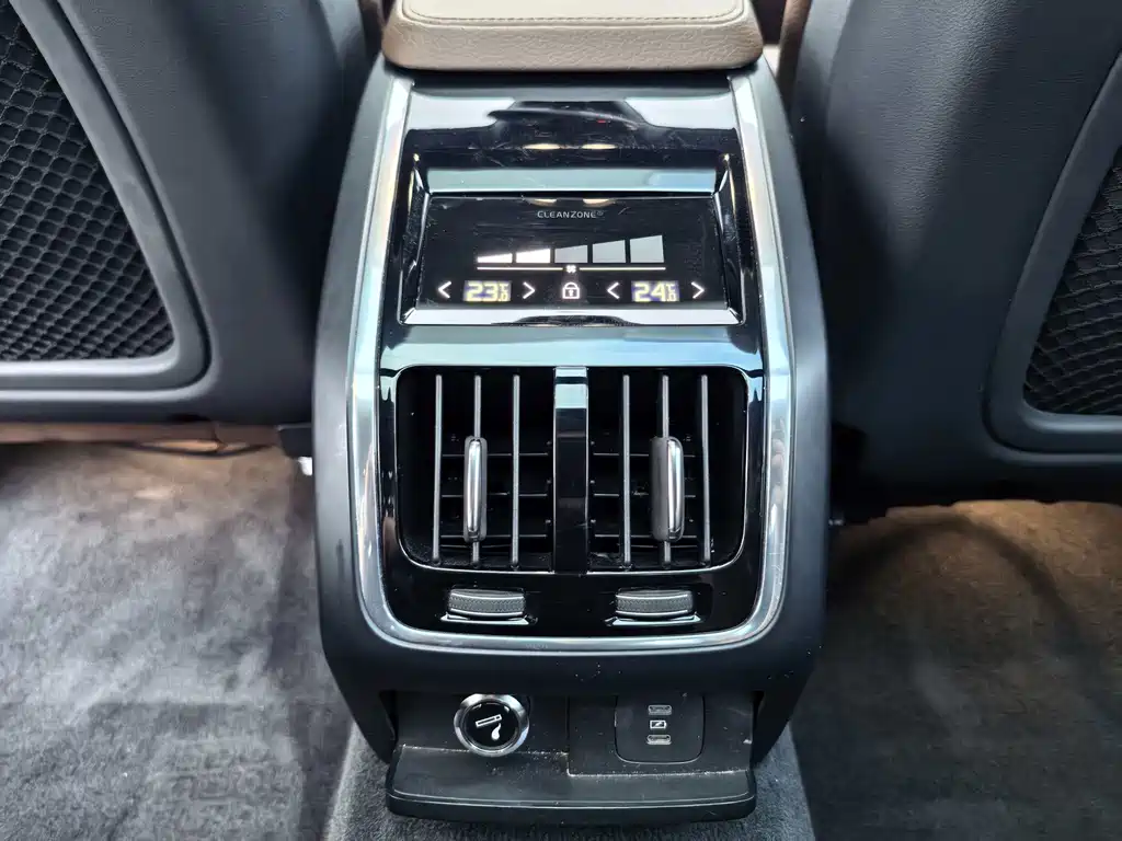 Volvo S90 — миниатюра 11