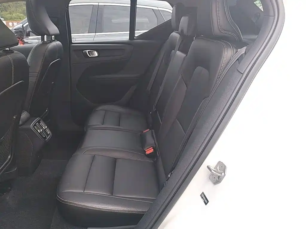 Volvo XC40 — миниатюра 17