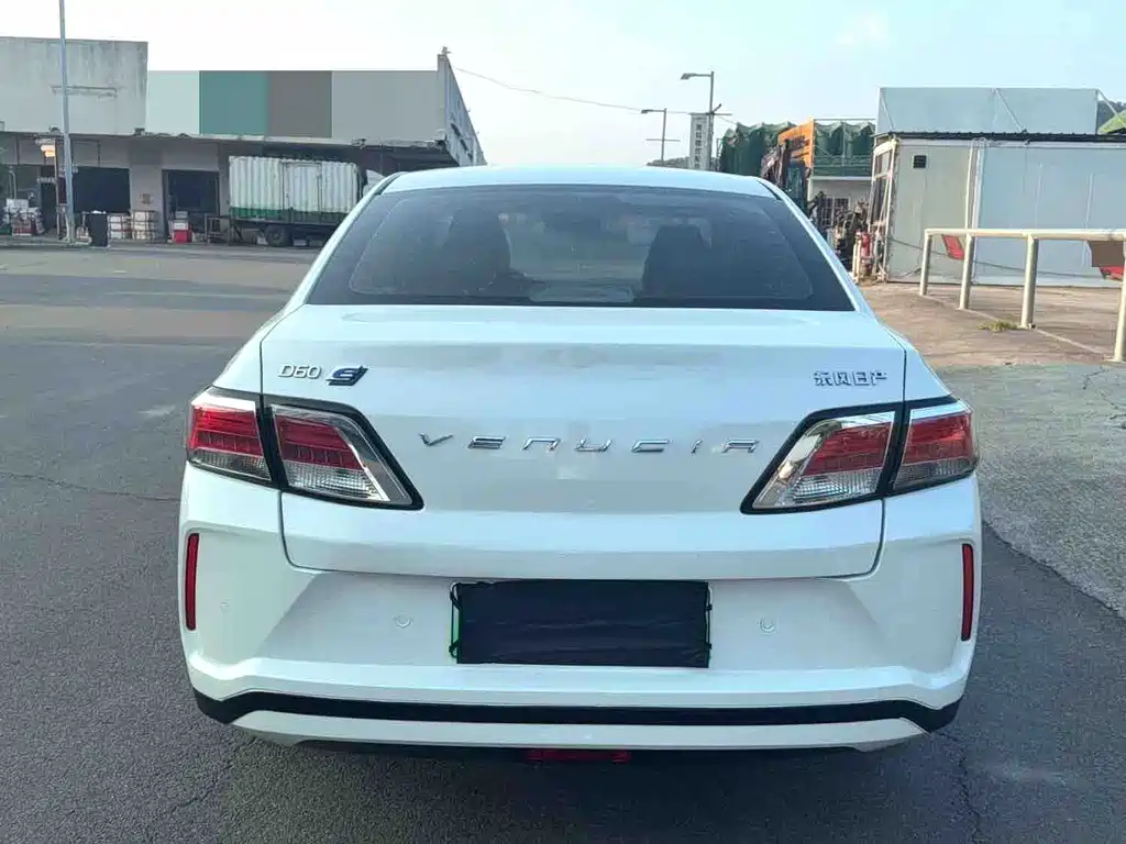 Venucia D60 EV — миниатюра 7