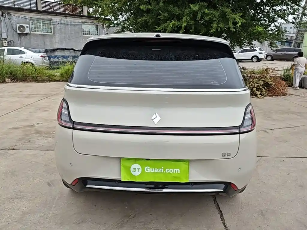 Baojun Yunduo — миниатюра 6