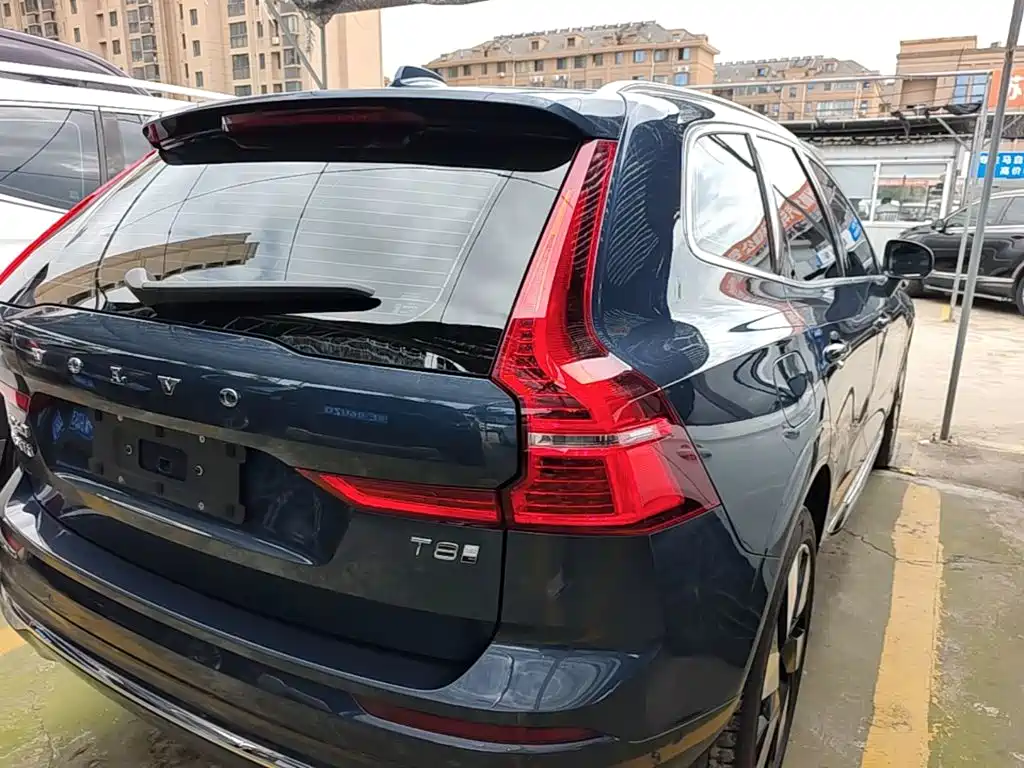 Volvo XC60 PHEV — миниатюра 8