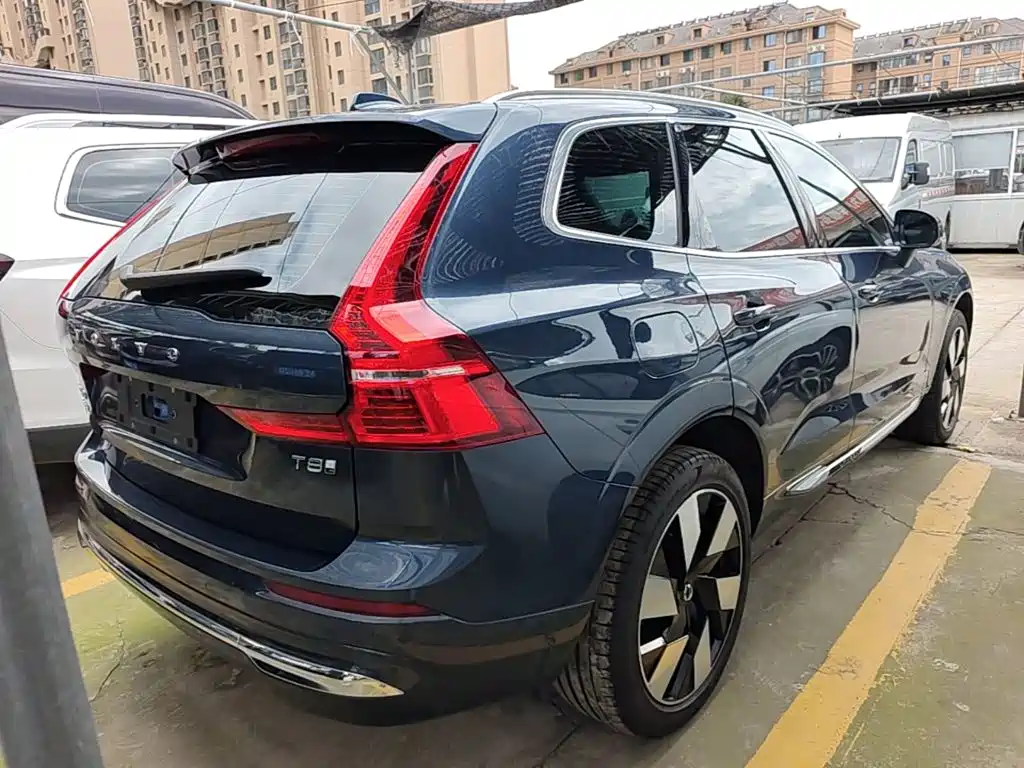 Volvo XC60 PHEV — миниатюра 7
