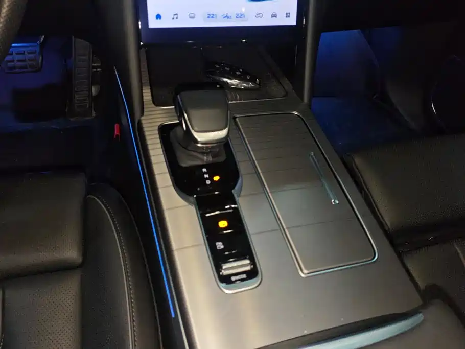 Hongqi Hongqi HS7 PHEV — миниатюра 16