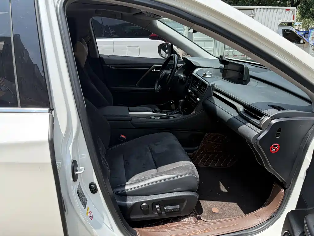 Lexus RX — миниатюра 11