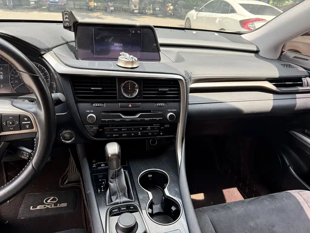 Lexus RX — миниатюра 6