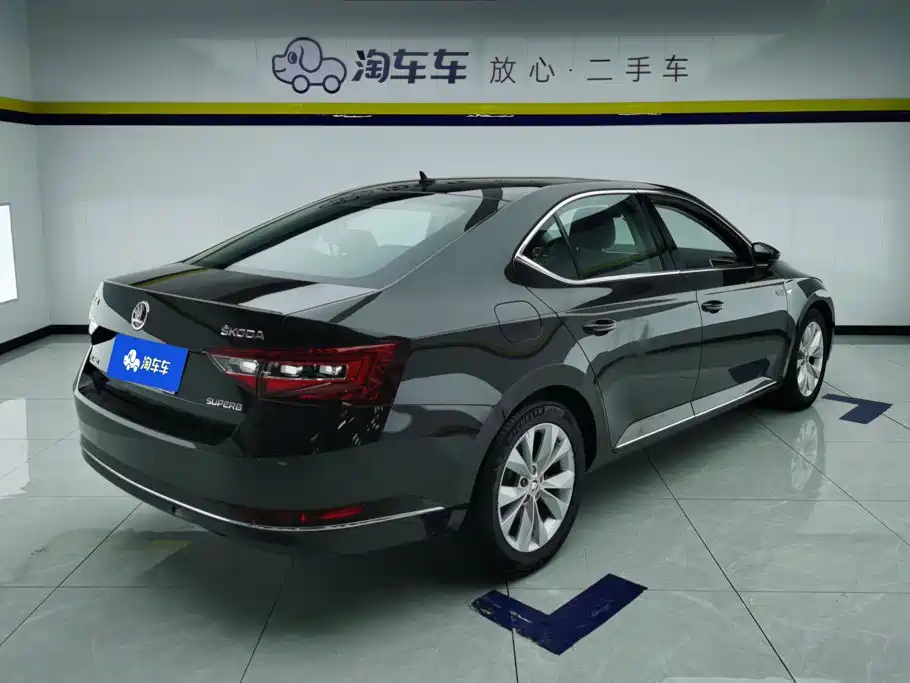 Skoda Superb — миниатюра 3