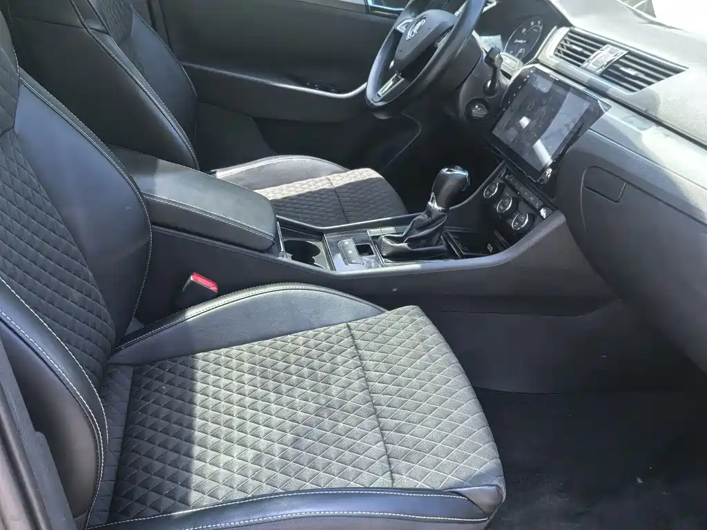 Skoda Superb — миниатюра 17