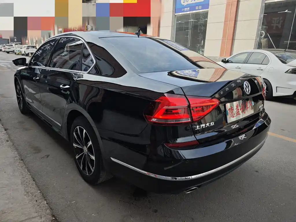 VOLKSWAGEN PASSAT