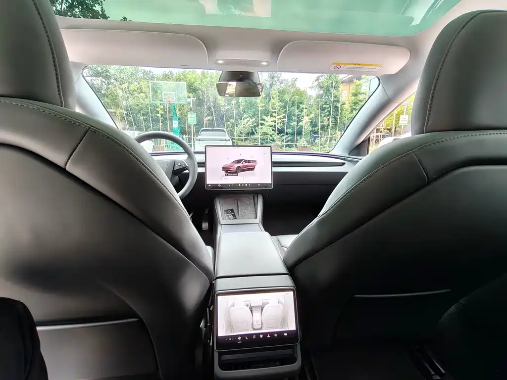 Tesla Model 3 — миниатюра 11