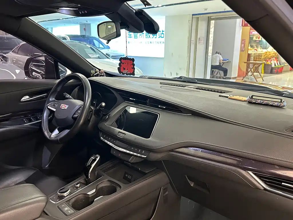 Cadillac XT4 — миниатюра 13