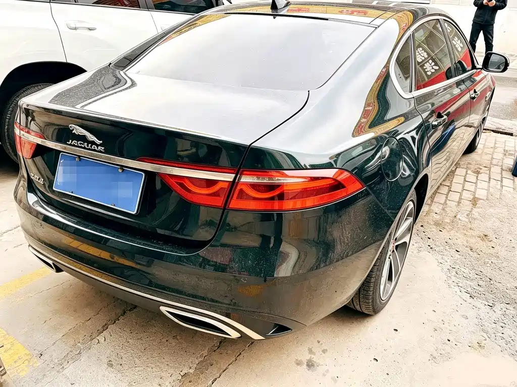 Jaguar XFL — миниатюра 3