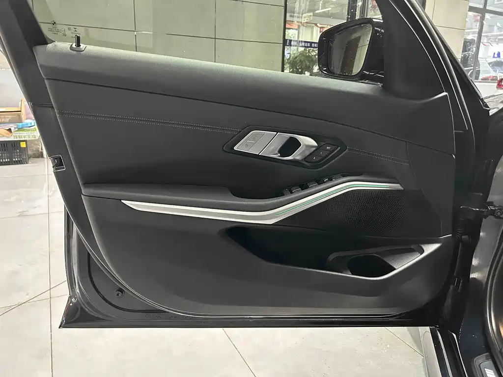 BMW 3 Series — миниатюра 8