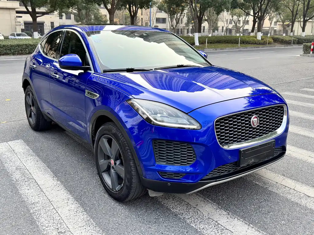 JAGUAR E PACE