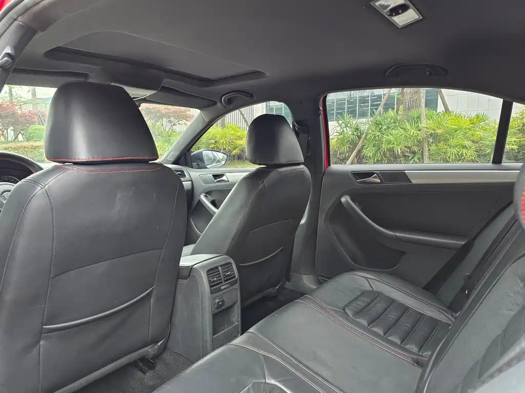 Volkswagen Sagitar 2013 2.0TSI GLI