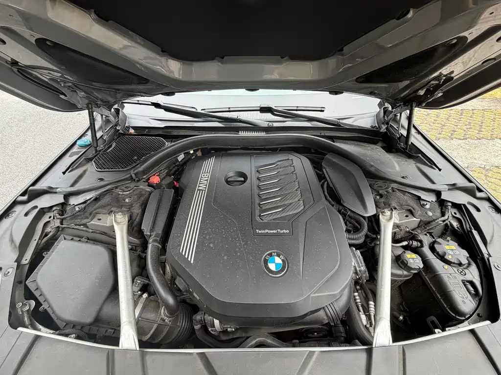 BMW 7 Series — миниатюра 9