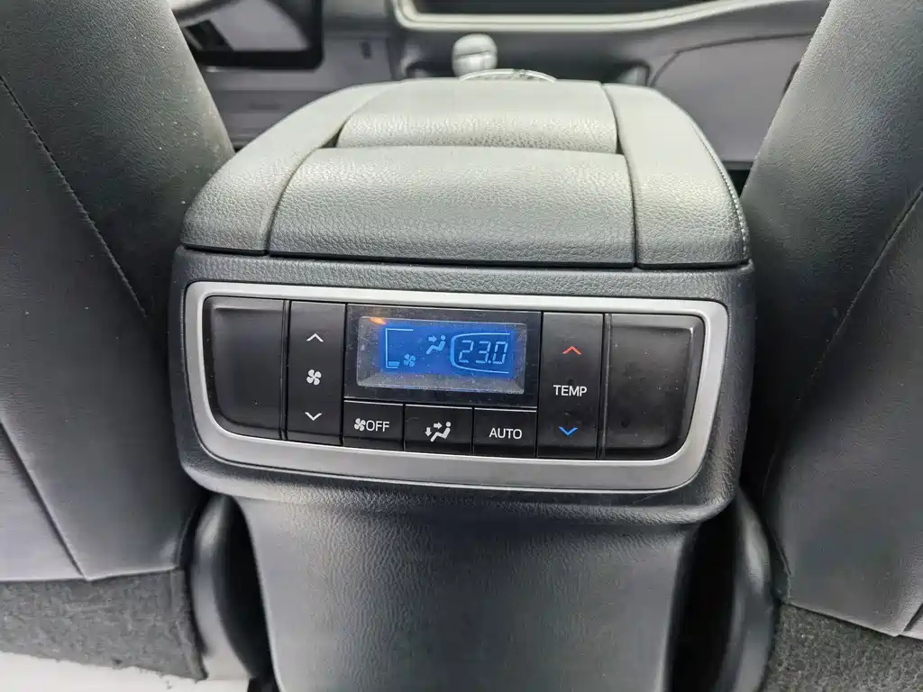 Toyota Highlander — миниатюра 20