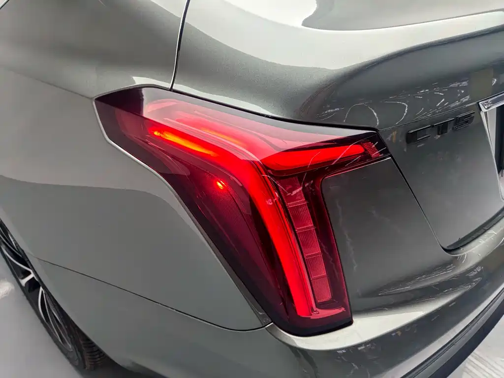 Cadillac CT5 — миниатюра 12