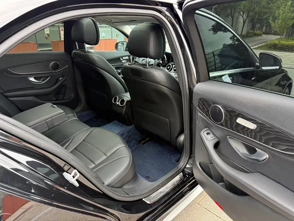 Mercedes-Benz C-Class — миниатюра 43