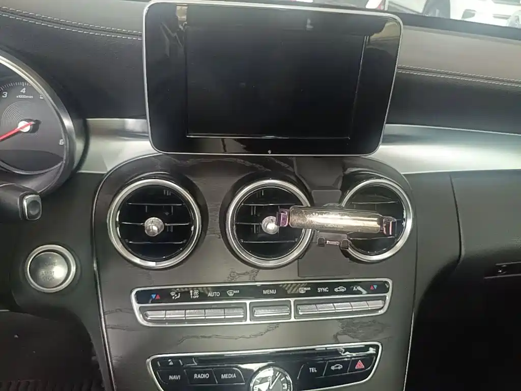 Mercedes-Benz C-Class — миниатюра 13