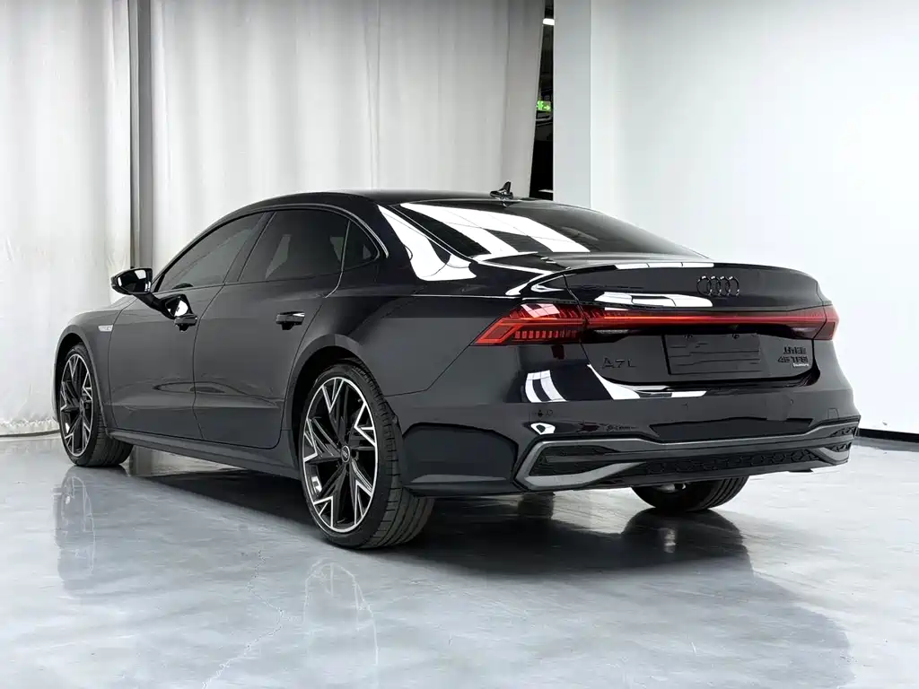 Audi A7L 2024 45 TFSI quattro S-line