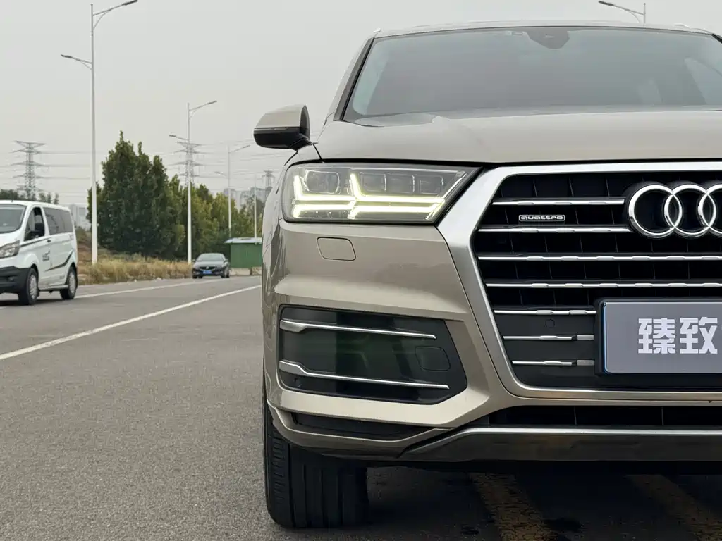 Audi Q7 — миниатюра 5