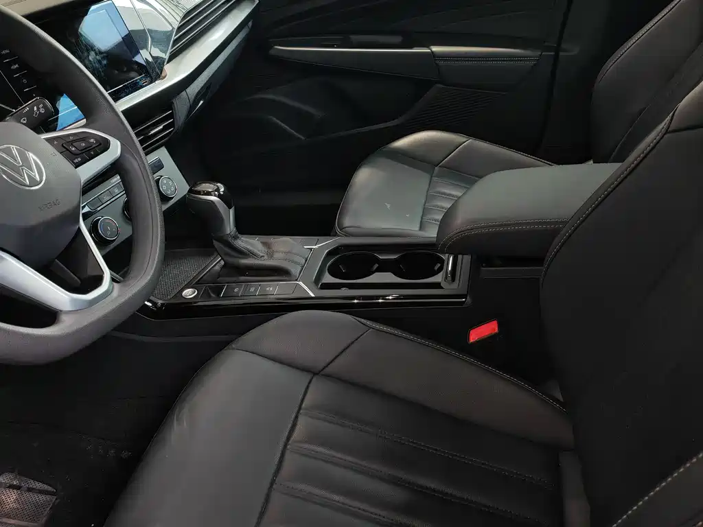 Volkswagen Passat 2024 280TSI
