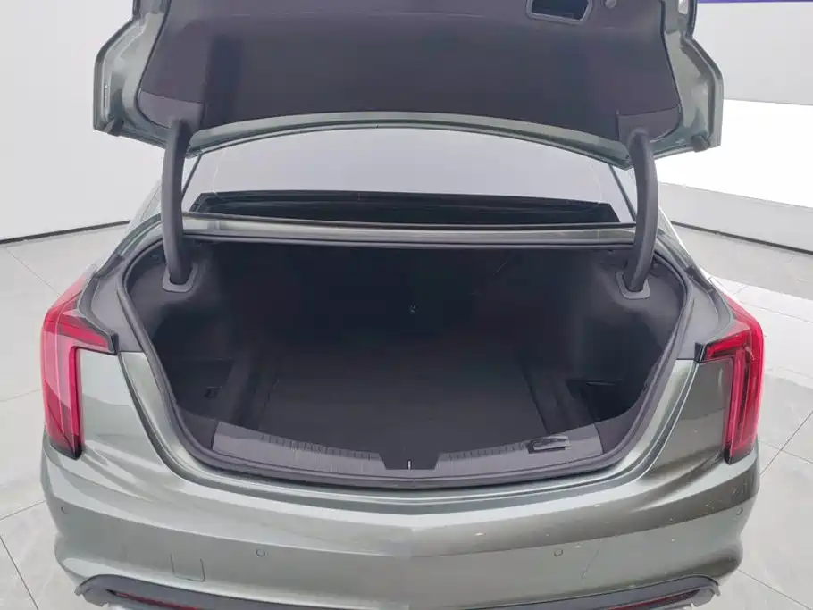 Cadillac CT5 — миниатюра 4