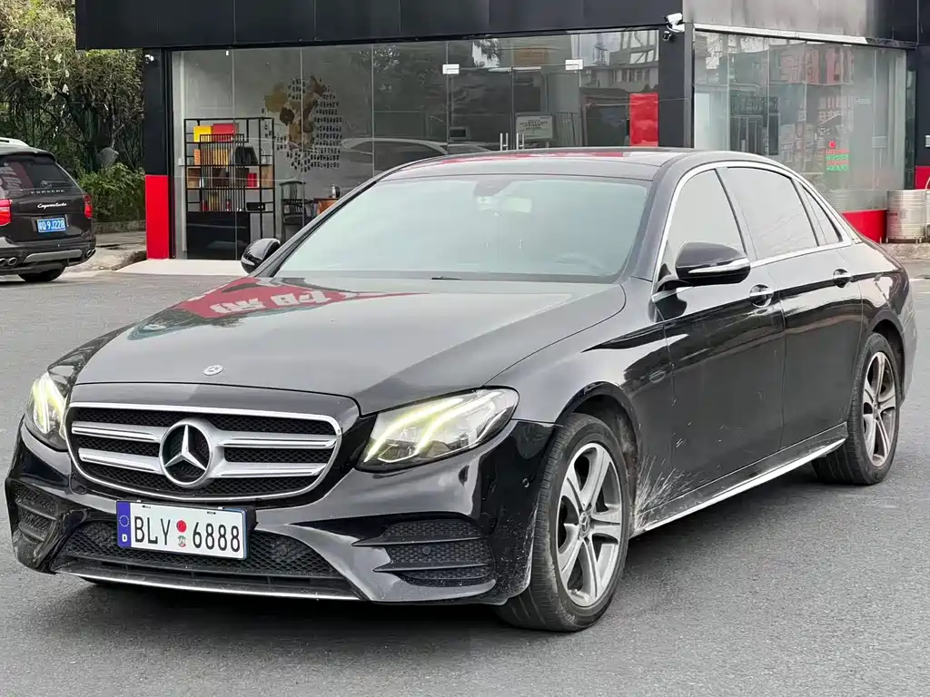 Mercedes-Benz E-Class — миниатюра 2