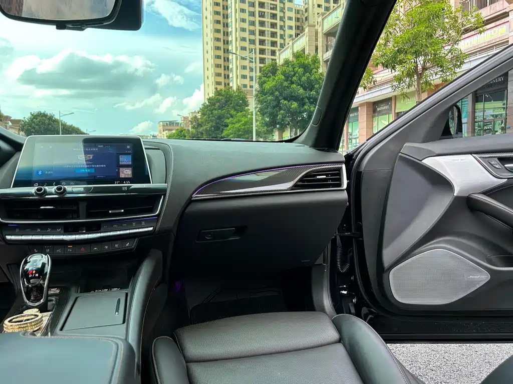 Cadillac CT5 — миниатюра 9