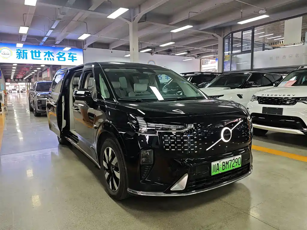 Volvo EM90 — миниатюра 3