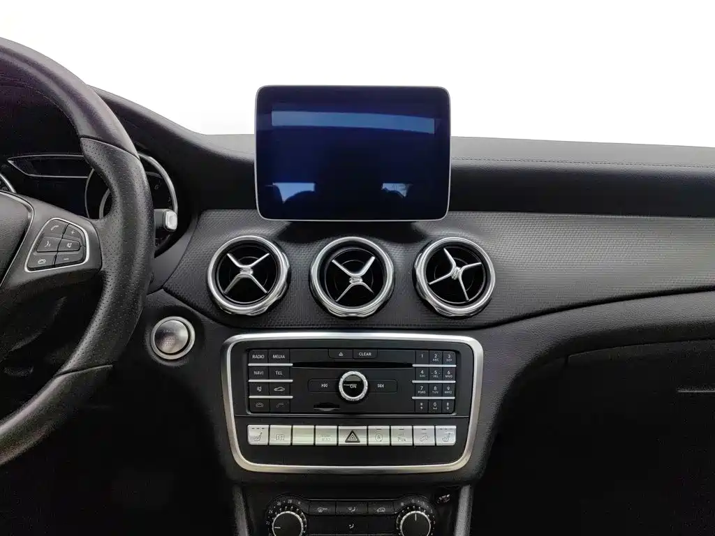 Mercedes-Benz GLA — миниатюра 12